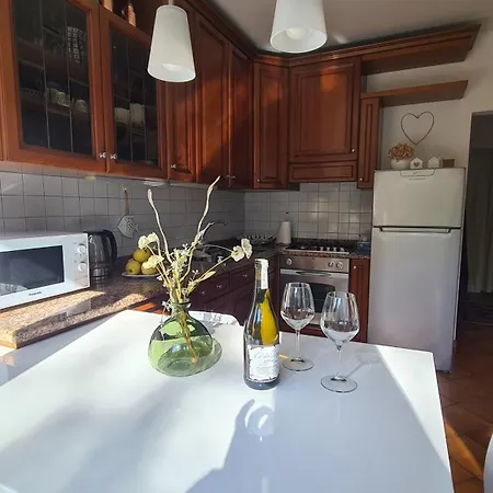 Rosa Nel Borgo Apartment